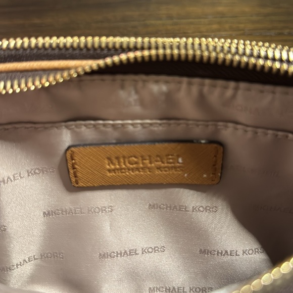 Michael Kors Crossbody - Picture 6 of 6